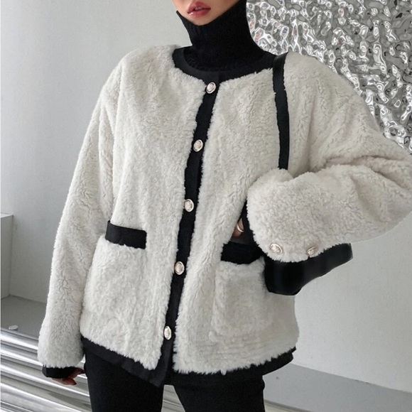 Contrast Trim Dual Pocket Drop Shoulder Teddy Jacket - Picture 4 of 8